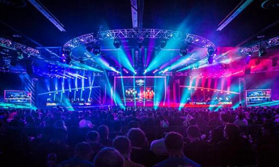 台上增添了 台上增添了