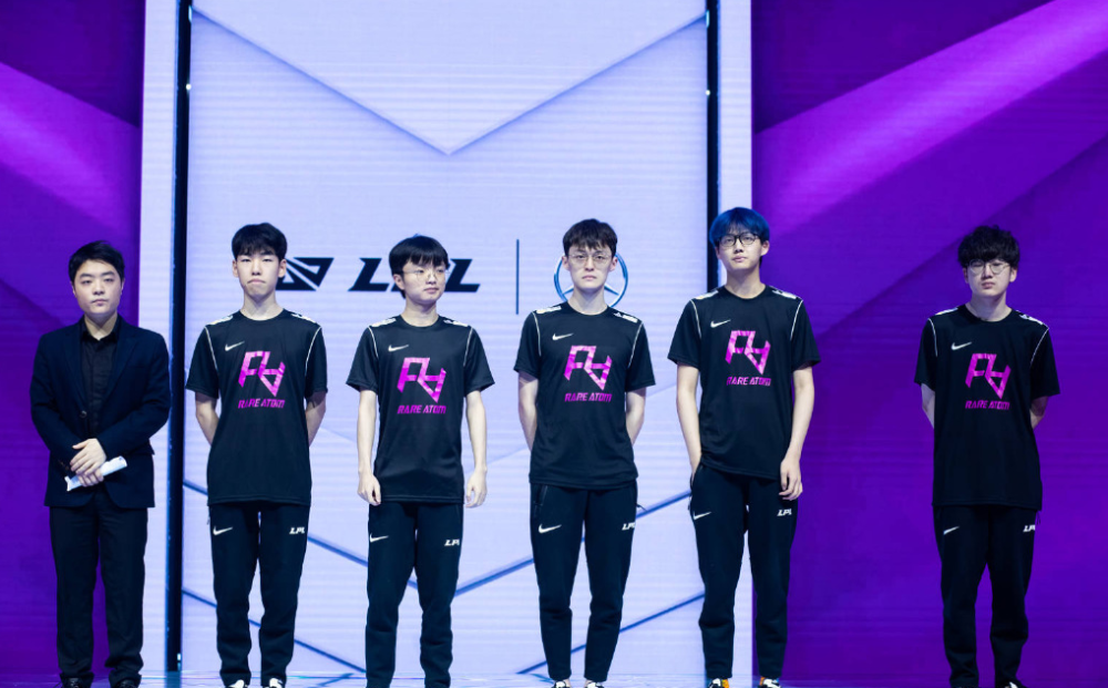 一年突然爆 一年突然爆