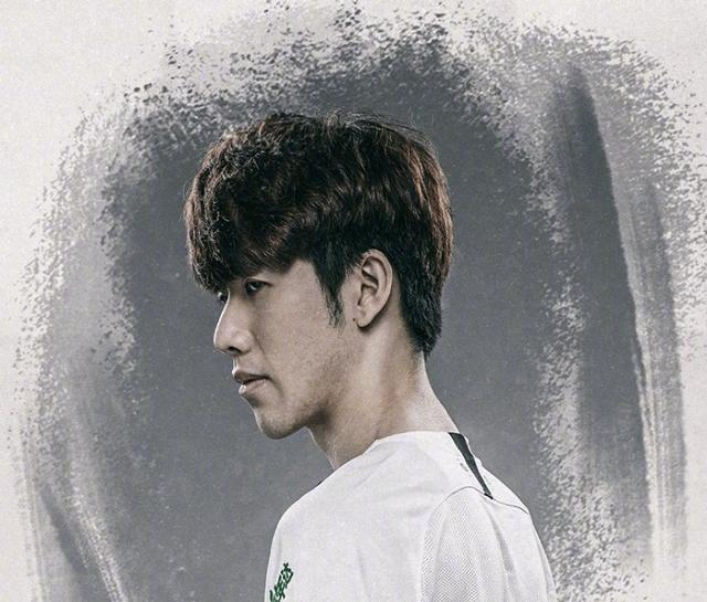 但他对网球 但他对网球