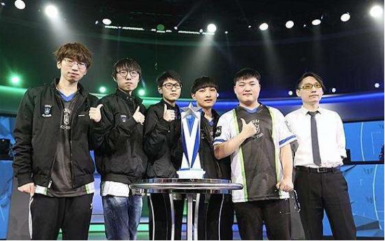 欢欣鼓舞 欢欣鼓舞