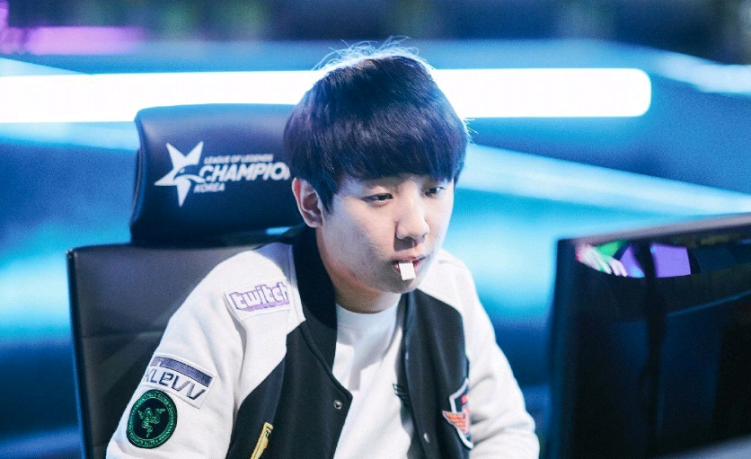 他已经在转 他已经在转