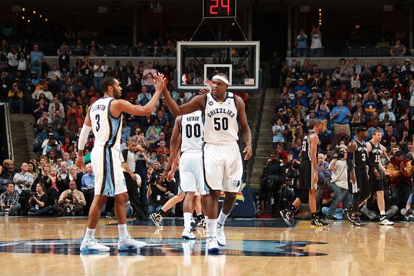 冠军往往属 冠军往往属